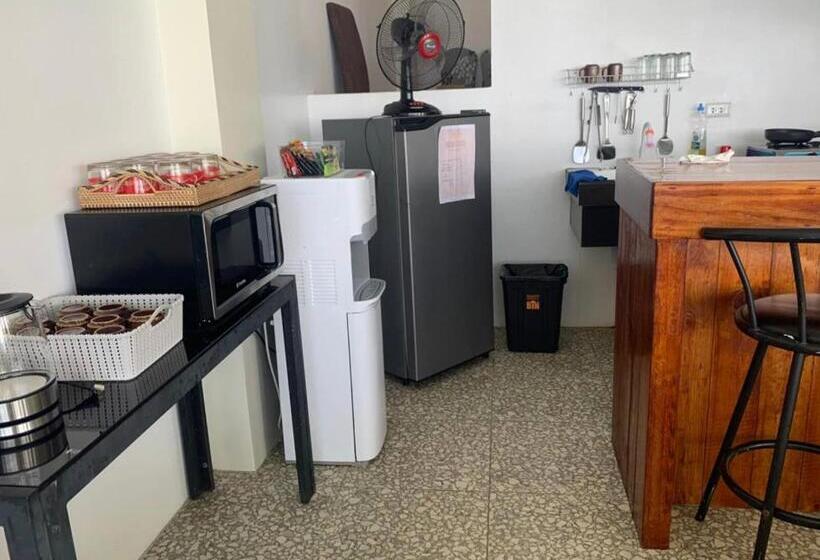 پانسیون Moana S Guesthouse