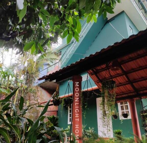 ペンション Moonlight