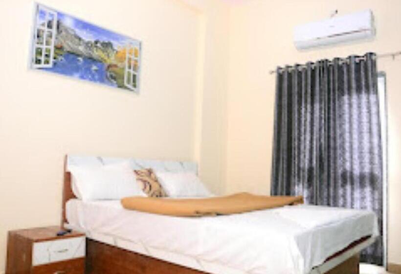 펜션 Nanashri Guest House & Restaurants Pimpalgaon