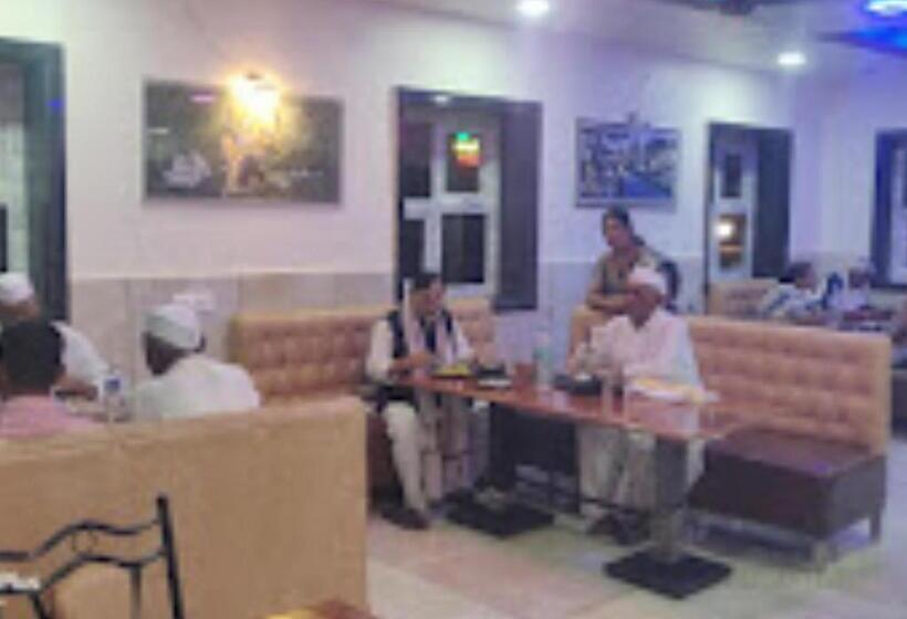 פנסיון Nanashri Guest House & Restaurants Pimpalgaon