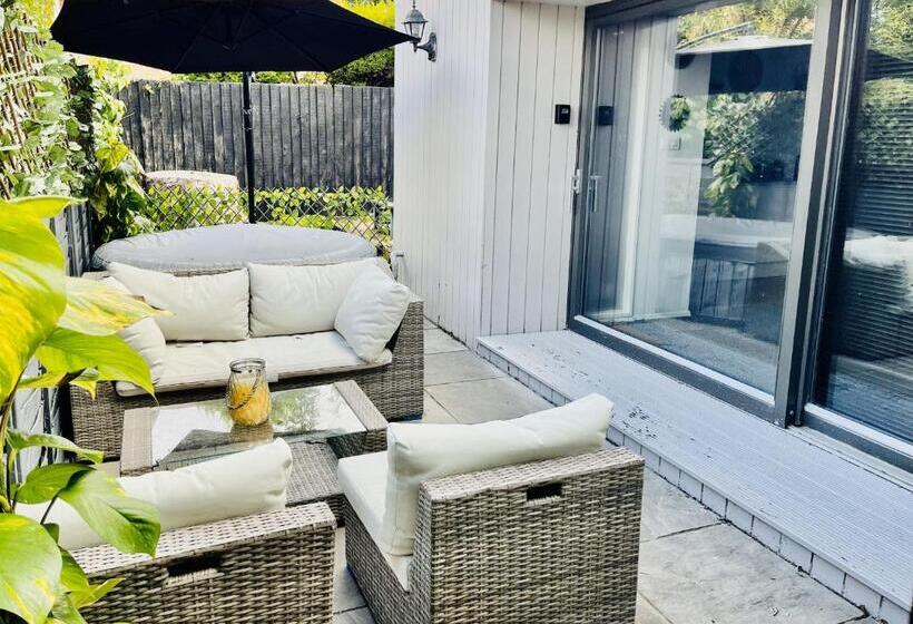 Пансион East Bridgford Summerhouse Inc Spa And Treatments