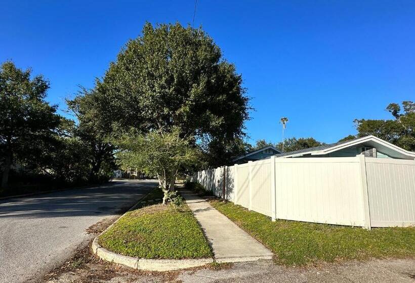 بنسيون Palm Paradise Retreat