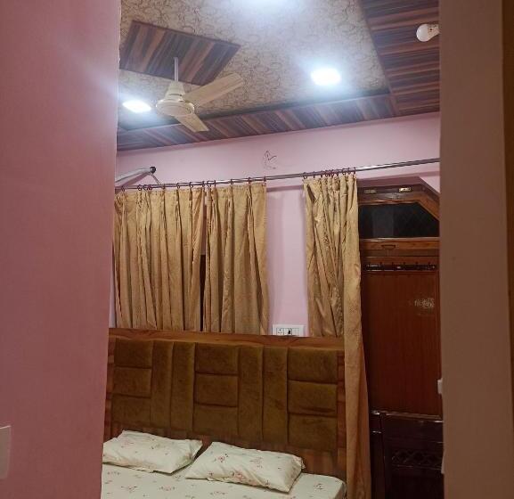 膳宿费 Shri Hit Radha Mohan Dham