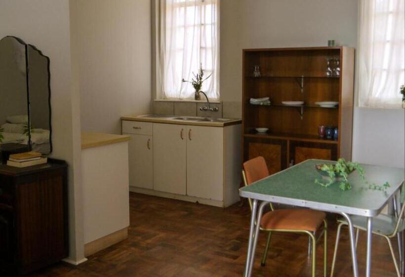 بنسيون The Old School