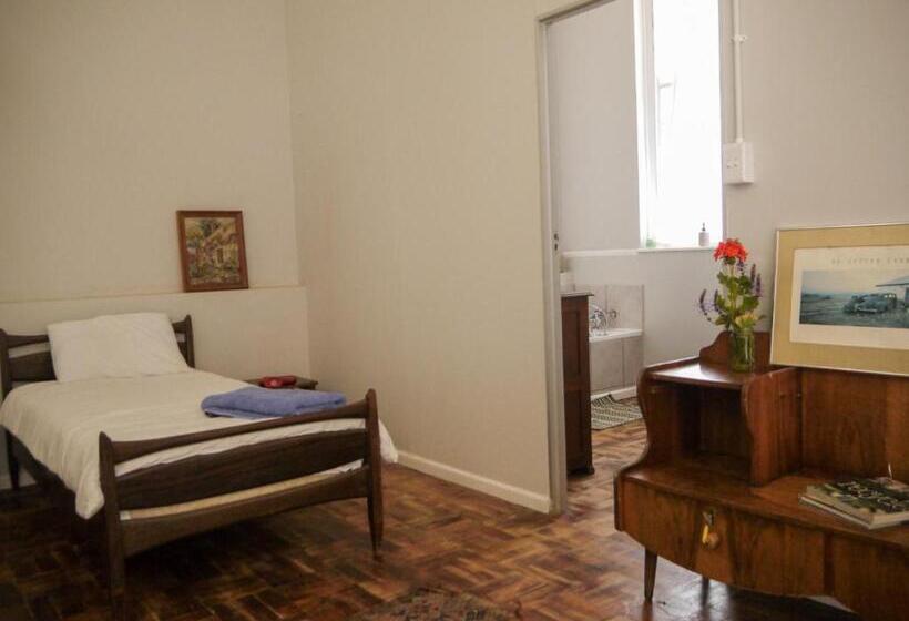 بنسيون The Old School