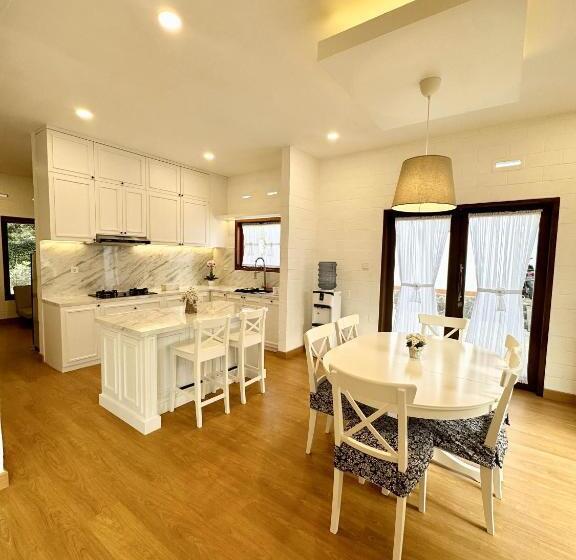 ペンション Villa Putih Le Cordon