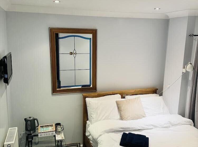 بنسيون Windsor Wine & Dine