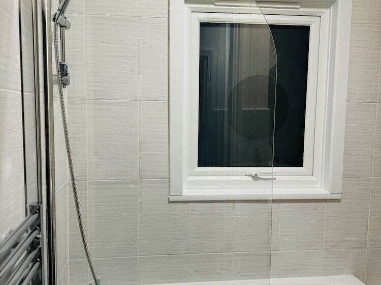 بنسيون Windsor Wine & Dine