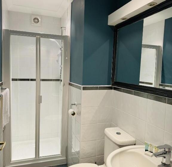 بنسيون Windsor Wine & Dine