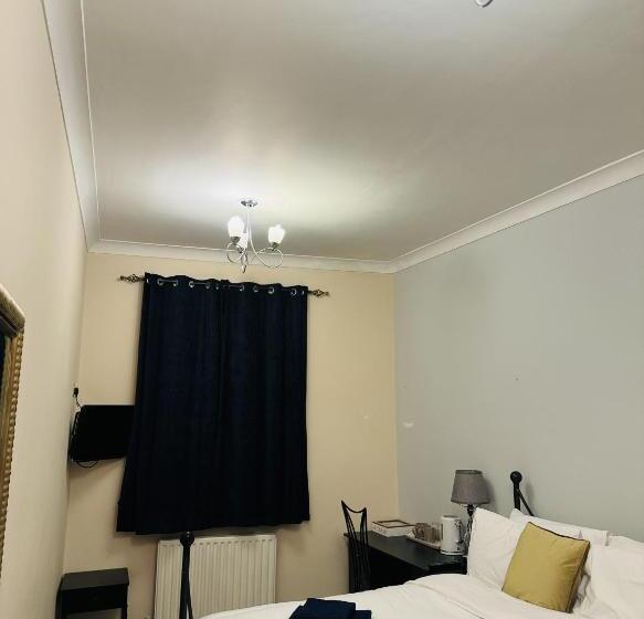 بنسيون Windsor Wine & Dine