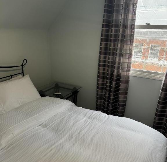 بنسيون Windsor Wine & Dine