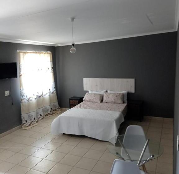 膳宿费 Zihlalele 24hours Guest House