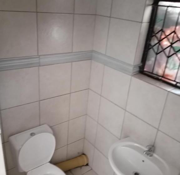 膳宿费 Zihlalele 24hours Guest House