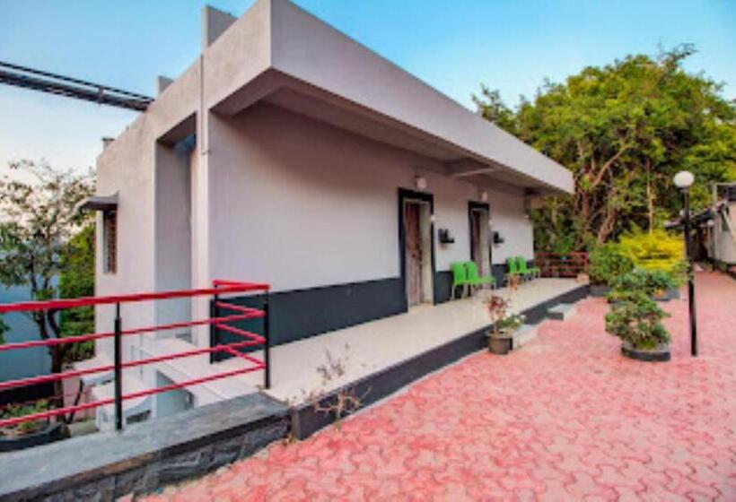 Prakruti Ayurvedic Health Resort,sarkhal