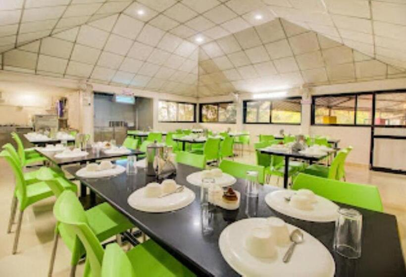 Prakruti Ayurvedic Health Resort,sarkhal