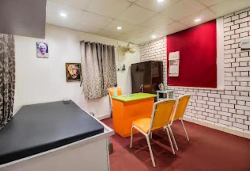 Prakruti Ayurvedic Health Resort,sarkhal