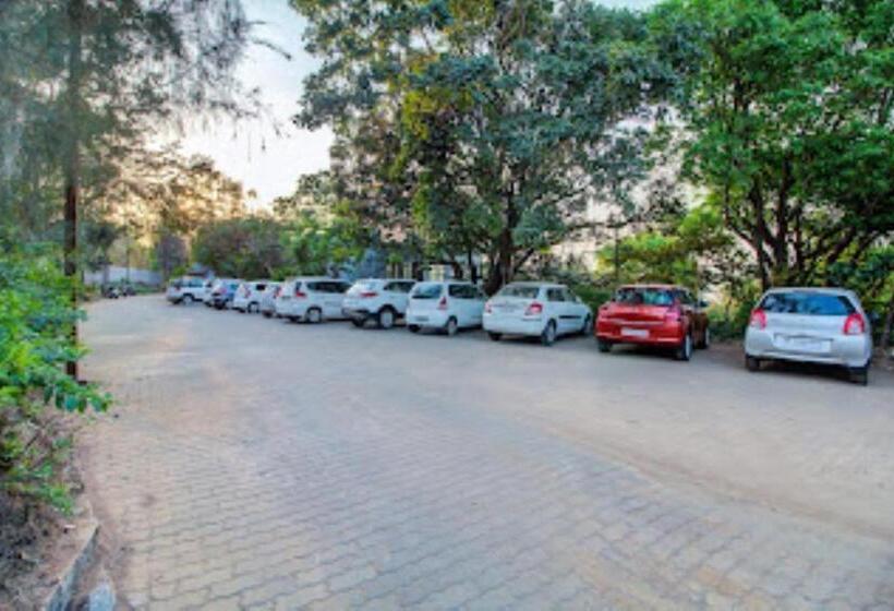 Prakruti Ayurvedic Health Resort,sarkhal