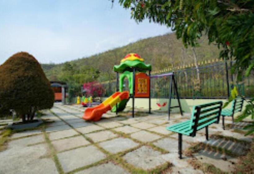 Radiant Club And Resort Maibakhul