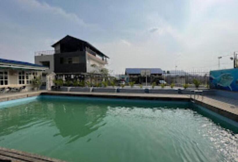 Radiant Club And Resort Maibakhul