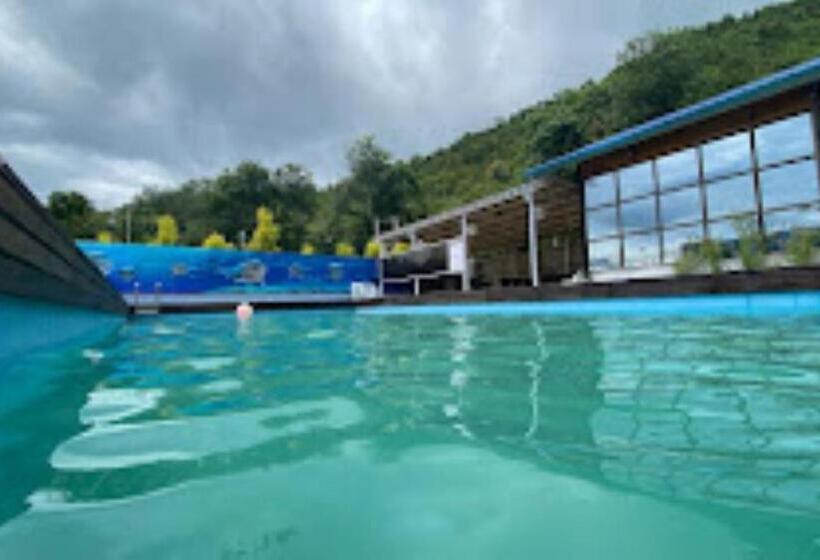 Radiant Club And Resort Maibakhul