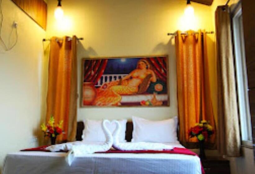 Squirrel Resort Shinoli