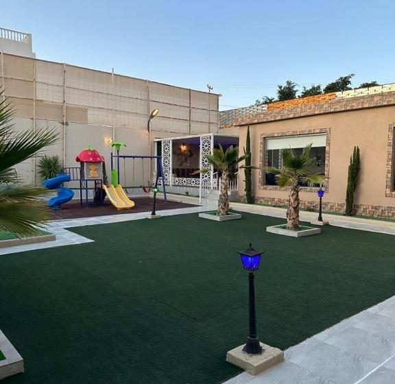 منتجع وشاليه فاملي ستار