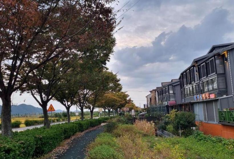 순천만 갈대숲 호스텔