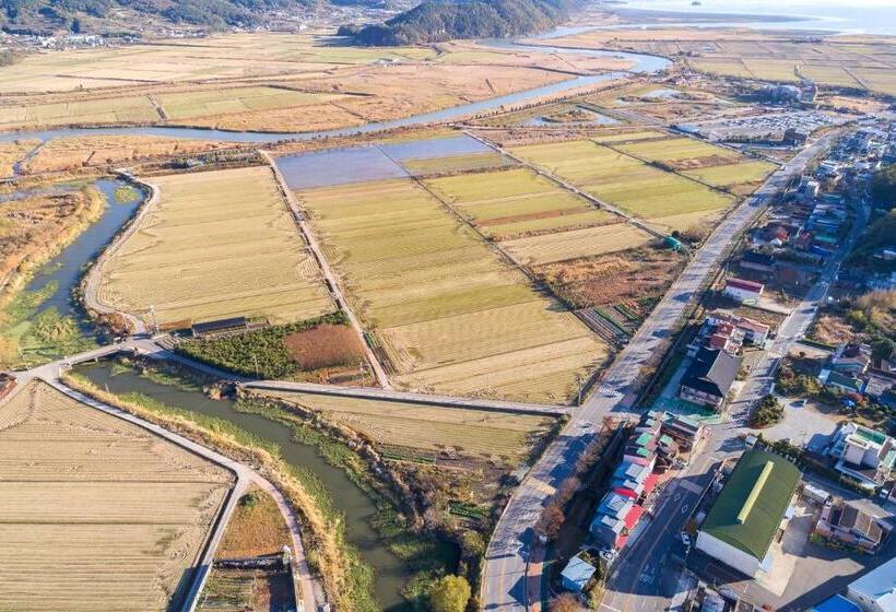 순천만 갈대숲 호스텔