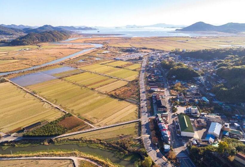 순천만 갈대숲 호스텔