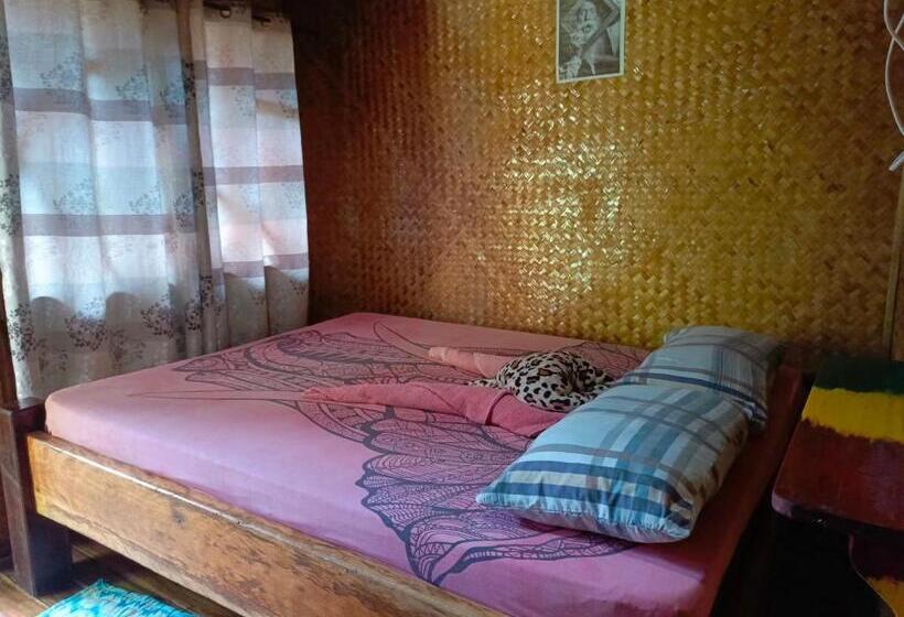 Hostel Castaway Native Huts