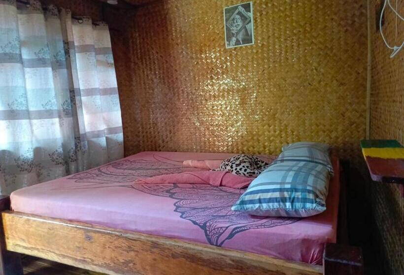 Hostel Castaway Native Huts