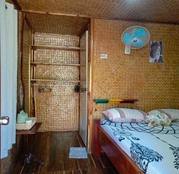 Hostel Castaway Native Huts