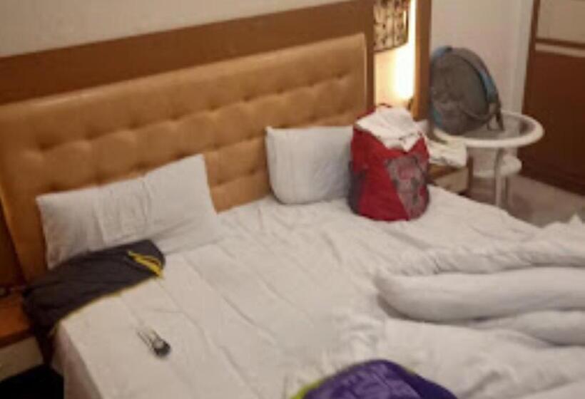 호스텔 Marvel Inn Shirur
