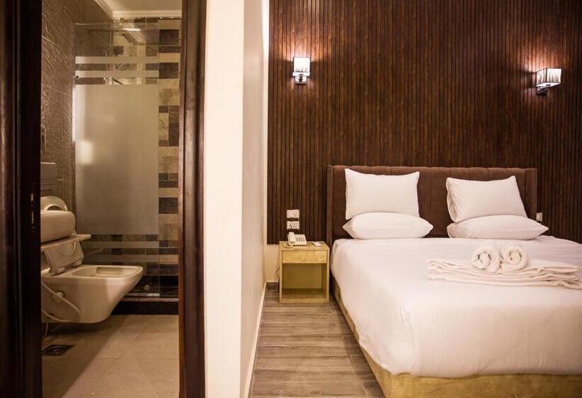 Hostel Tourist Palace