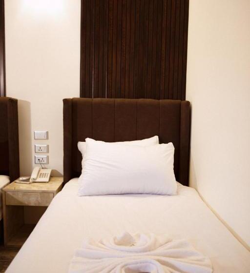 Hostel Tourist Palace