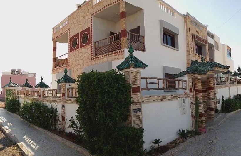 هاستل Dawn Surf