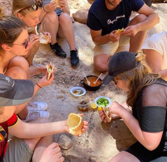 تختخواب و صبحانه Bedouin Home. Stay And Guiding