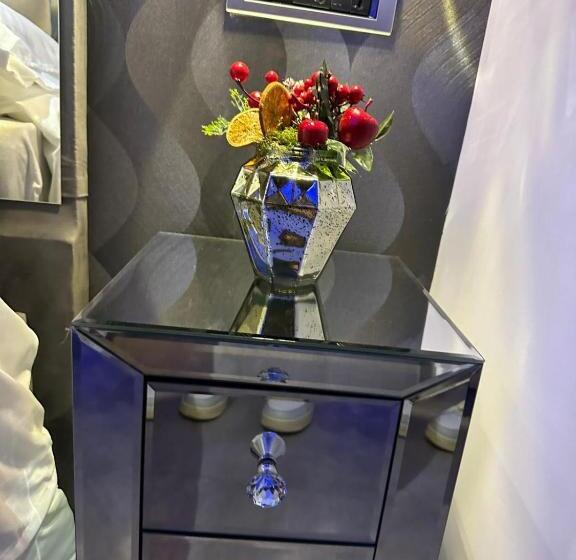 تختخواب و صبحانه C3 Luxury