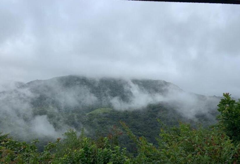 مبيت وإفطار Clouds View Nature Resort