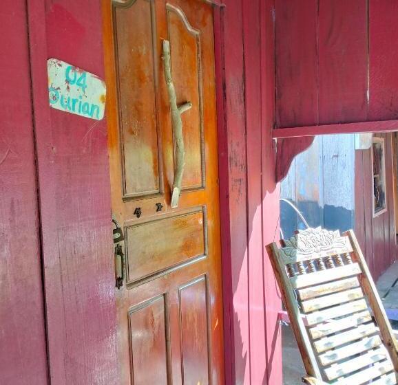 Bed and Breakfast Fat Rabbit Beach Resort