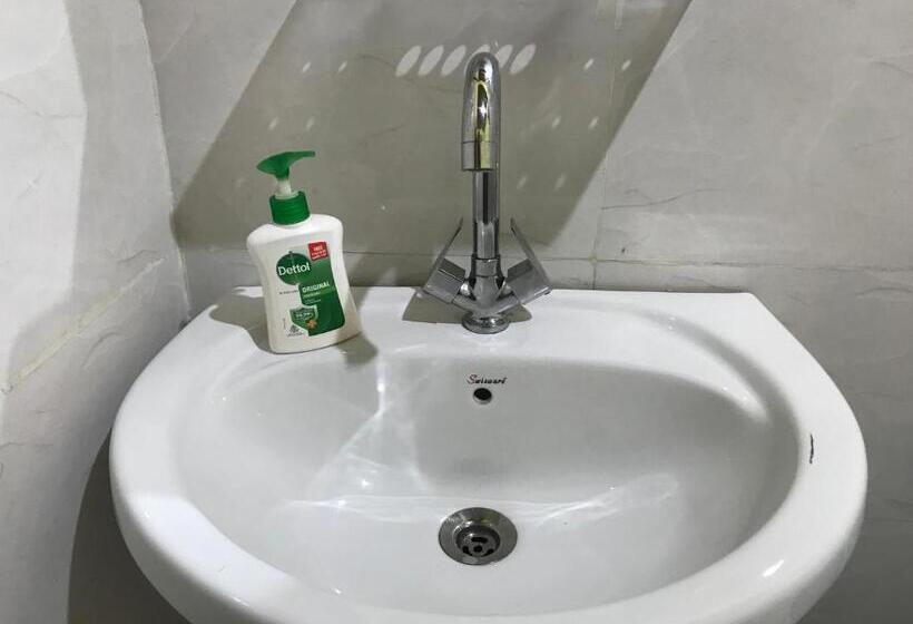 مبيت وإفطار Jibhi Mountain Retreat