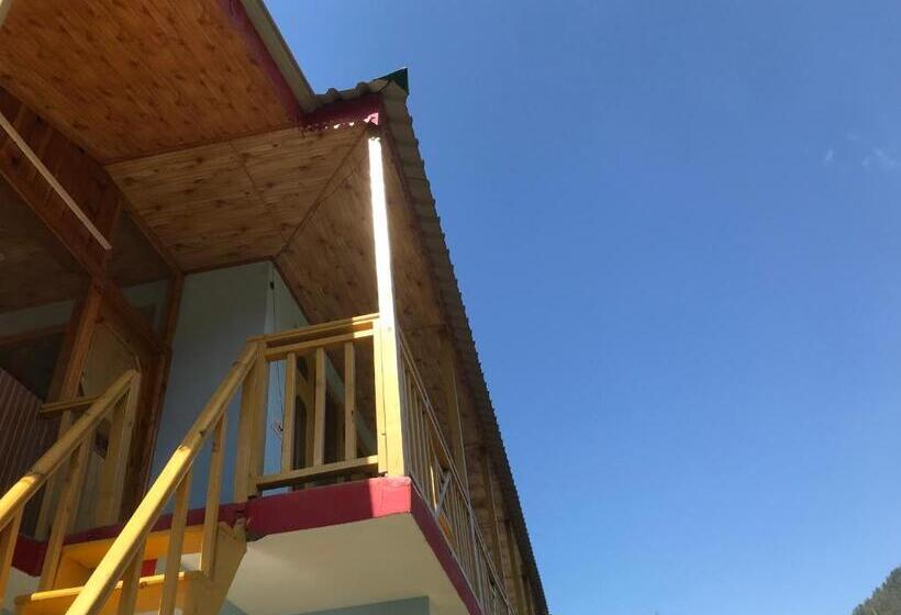 مبيت وإفطار Jibhi Mountain Retreat