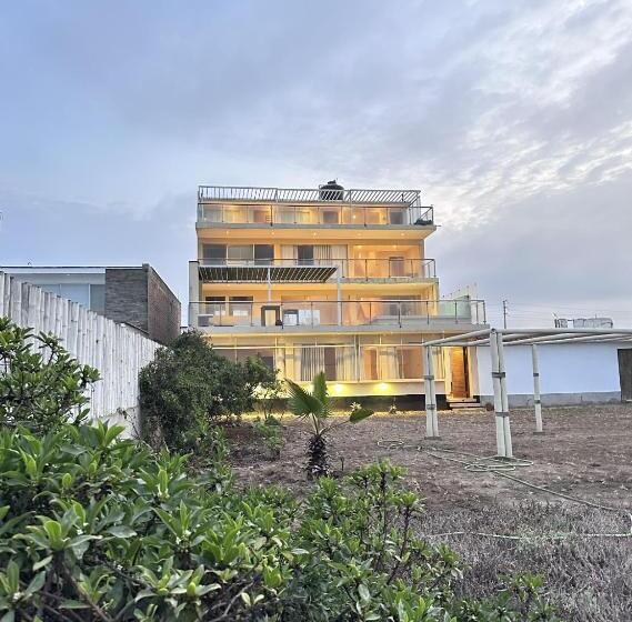 تختخواب و صبحانه Yolo House Beach