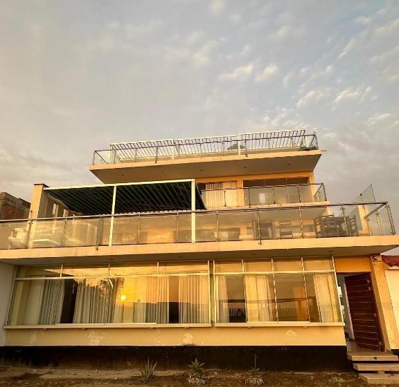 تختخواب و صبحانه Yolo House Beach