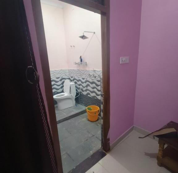 Divine Inn Hotel And Guest House