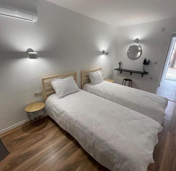 ホテル мотел тихия кът