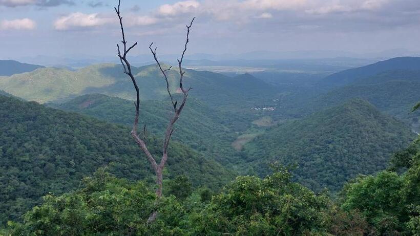 호텔 Bommarillu Farm Stay