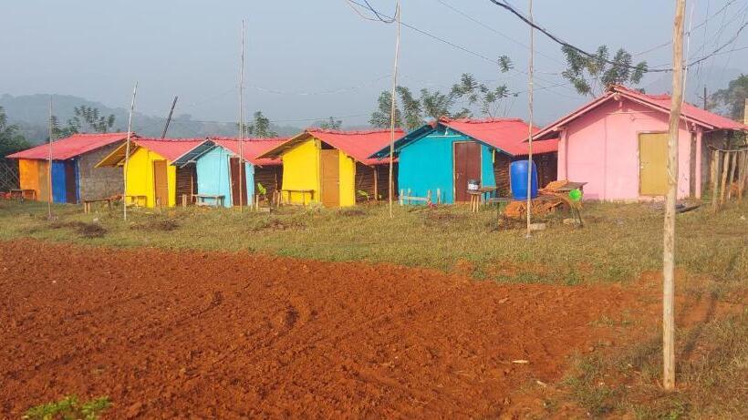 호텔 Bommarillu Farm Stay