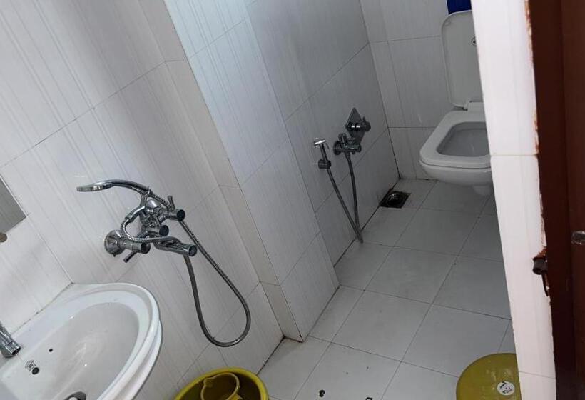 בית מלון כפרי Chandrajyoti Villa 1