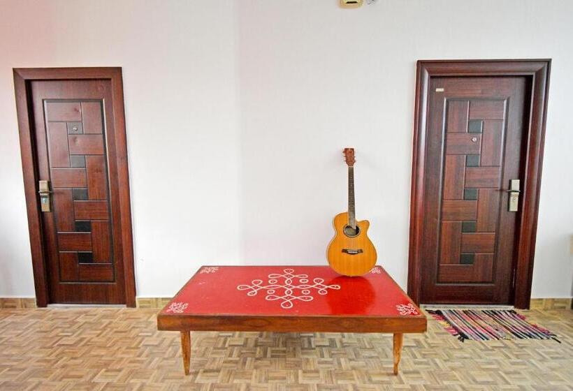 Отель Cozy Vacation Home